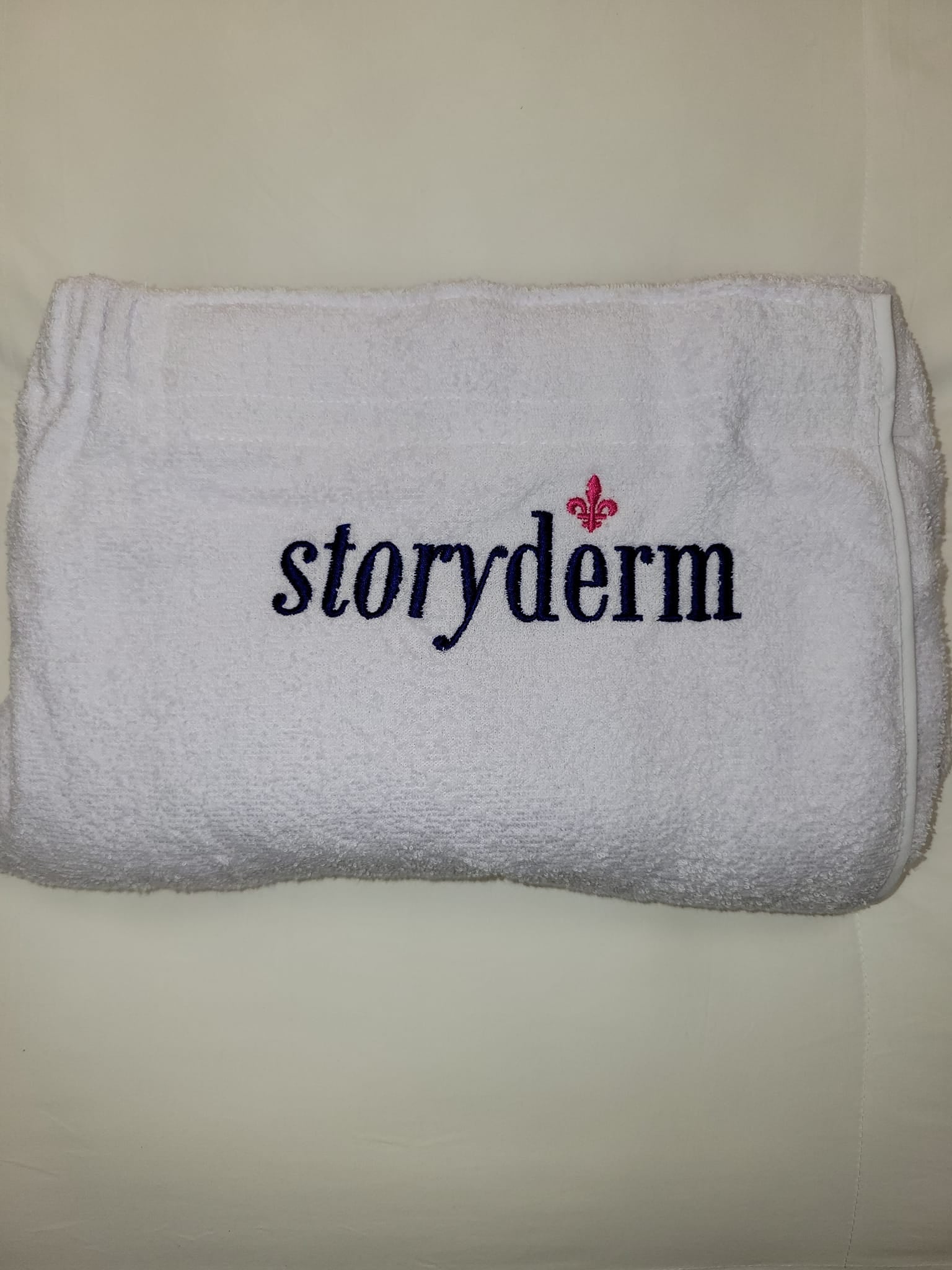 Storyderm Facial Gown